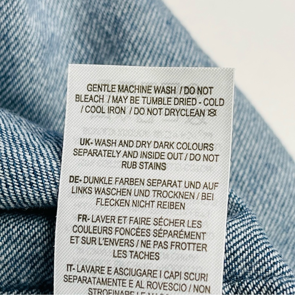 Boden Caitlin smocked shirt mid vintage denim blue ruffle‎ New women's size 6 - Picture 6 of 10